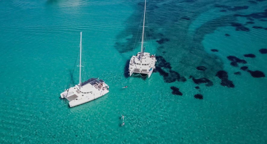 catamaran in mykonos